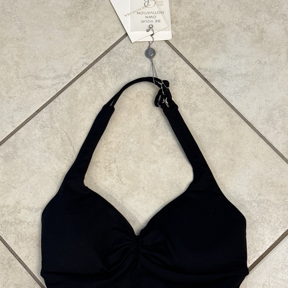 Bombshell Backless Bra - Picture 4 of 6